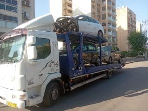 רכבים שרכשנו לפירוק, בתמונה 3 רכבים שנגררים על ידי הגרר שלנו למגרש פירוק רכבים